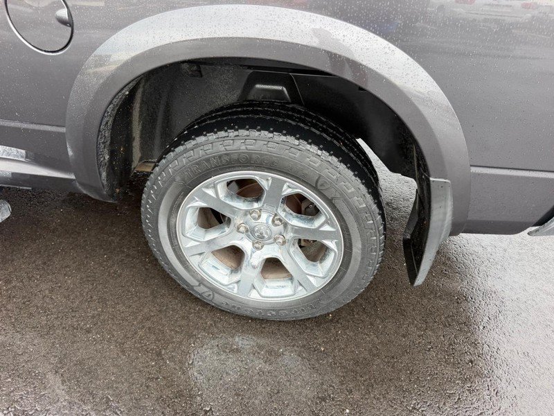 Used 2016 RAM 1500 Laramie AWD/4WD image 8