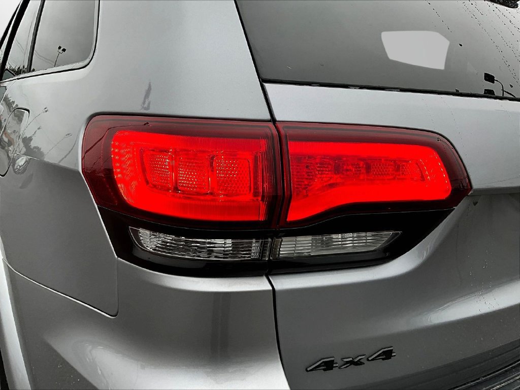 Used 2020 Jeep Grand Cherokee Altitude AWD/4WD image 26