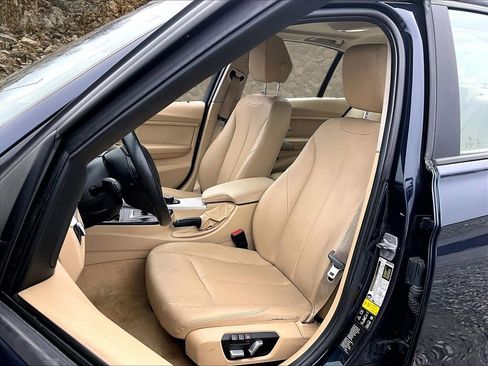 Used 2016 BMW 320i xDrive Sedan image 22