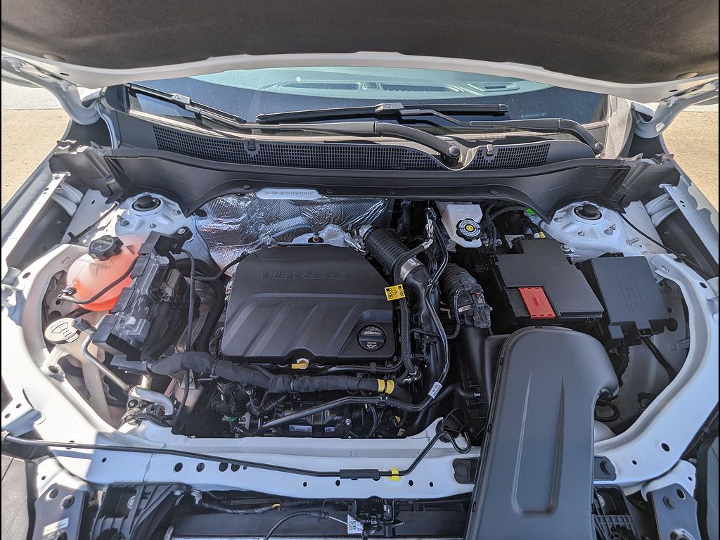 New 2026 Chevrolet Trax RS w/ Sunroof Package FWD image 11