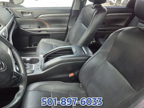 Used 2017 Toyota Highlander Limited FWD image 9