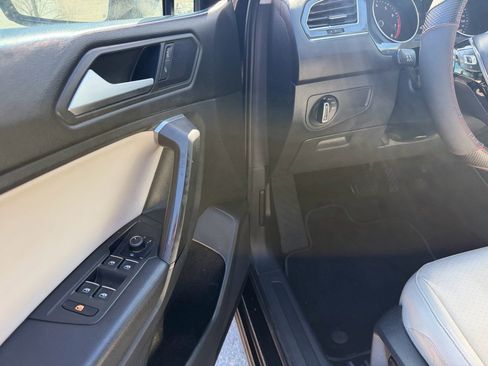 Used 2019 Volkswagen Tiguan SEL image 22