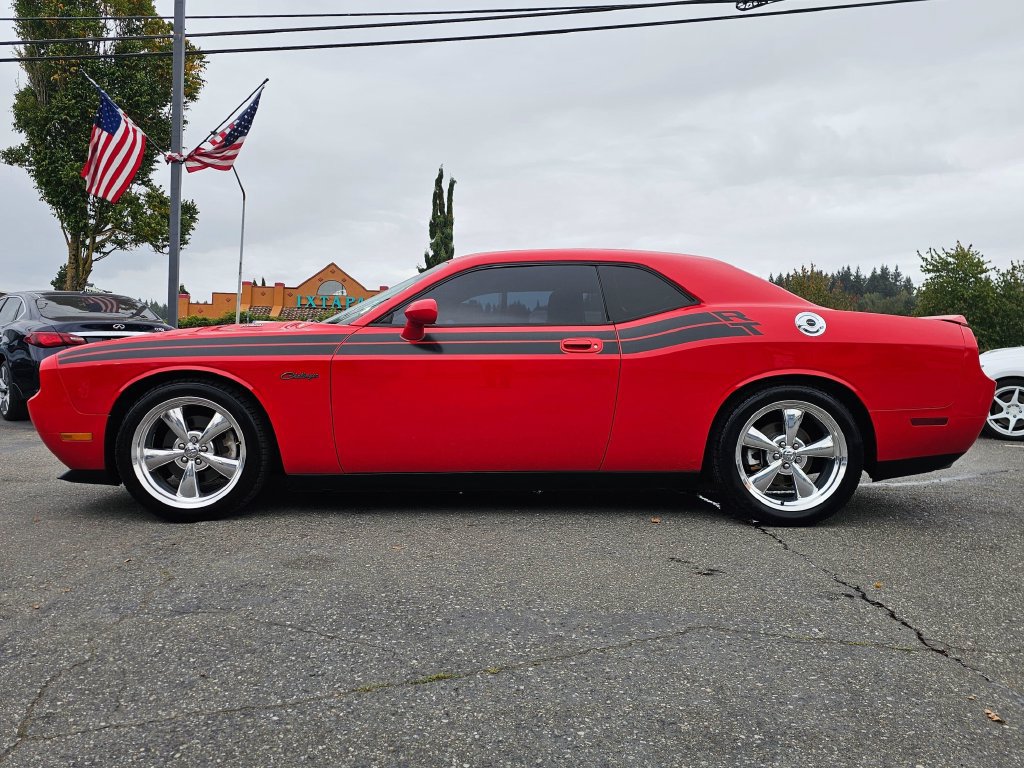 Used 2010 Dodge Challenger R/T RWD image 4