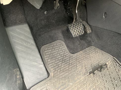 Used 2020 Volkswagen Tiguan SE w/ Panoramic Sunroof Package image 17