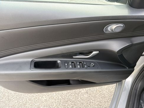 Used 2023 Hyundai Elantra SEL w/ Convenience Package FWD image 11