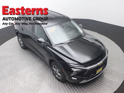 Used 2024 Chevrolet Blazer LT AWD/4WD image 3