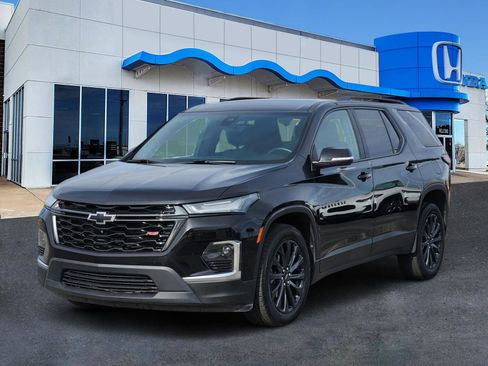 Used 2023 Chevrolet Traverse RS w/ LPO, Floor Liner Package image 2