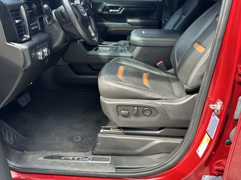 Used 2024 GMC Sierra 2500 AT4 w/ Technology Package image 9