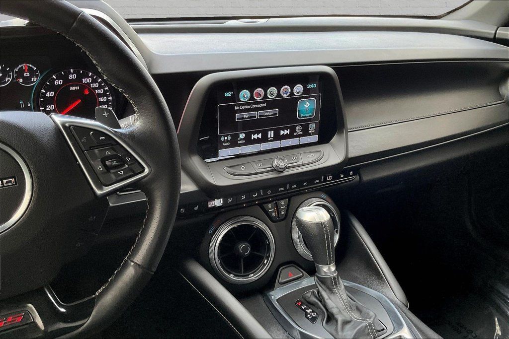 Used 2016 Chevrolet Camaro SS RWD image 9