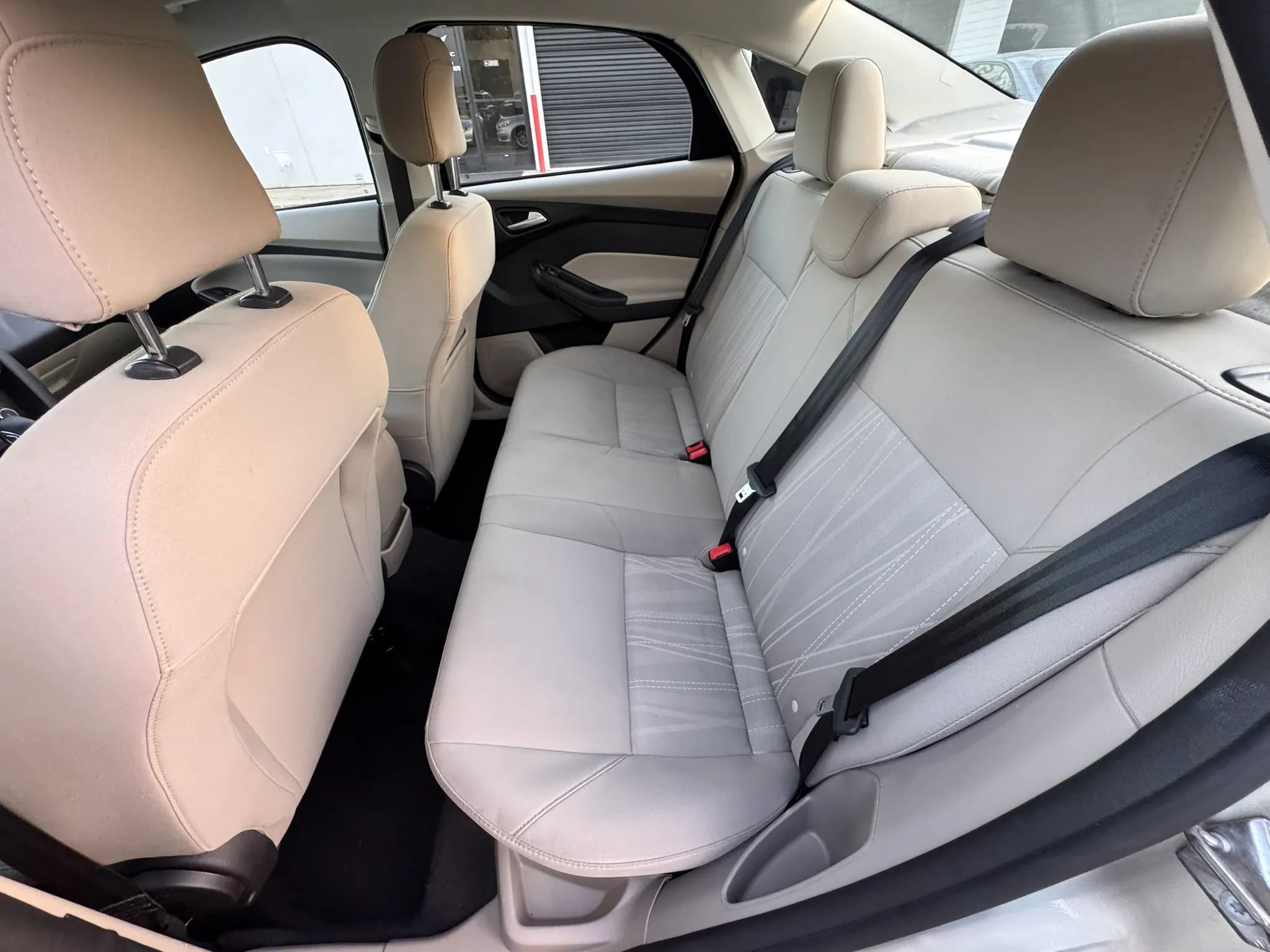 Used 2018 Ford Focus SE FWD image 17