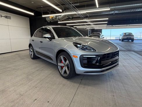 Certified 2025 Porsche Macan GTS AWD/4WD image 7