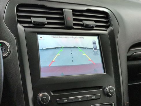 Used 2018 Ford Fusion SE w/ Equipment Group 201A image 29