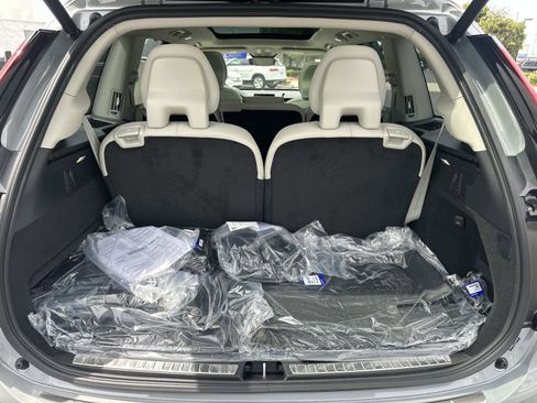 New 2026 Volvo XC90 T8 Ultra w/ Protection Package Premier AWD/4WD image 19
