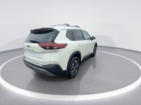 Used 2021 Nissan Rogue SV w/ Premium Package image 8