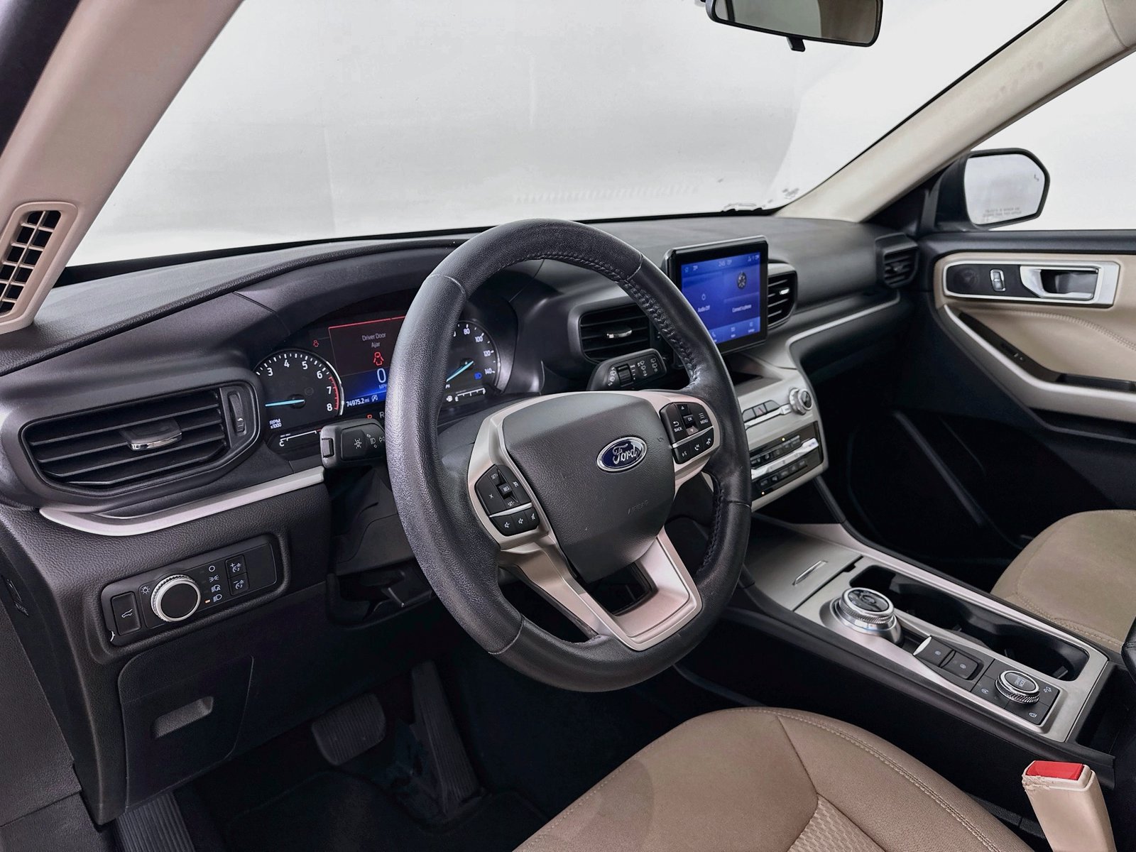 Used 2022 Ford Explorer XLT AWD/4WD image 32