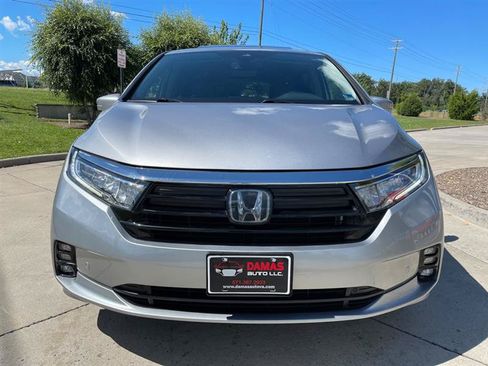 Used 2021 Honda Odyssey Touring image 3