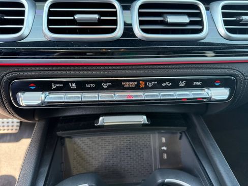 Used 2025 Mercedes-Benz GLS 580 4MATIC image 18