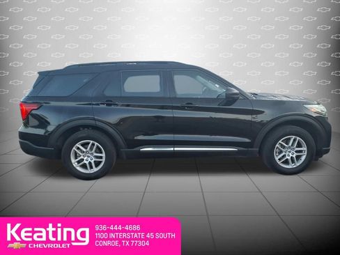 Used 2025 Ford Explorer Active w/ Active Comfort Package RWD image 4