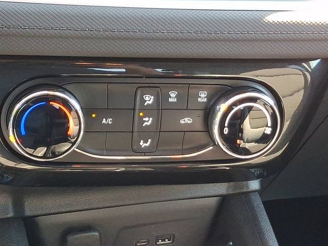 Used 2025 Chevrolet TrailBlazer LT AWD/4WD image 16