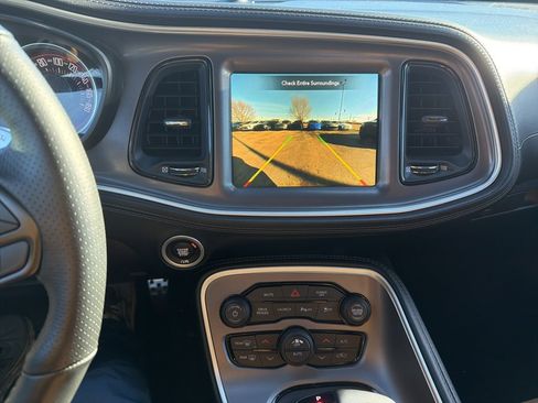 Used 2022 Dodge Challenger R/T Scat Pack w/ Dynamics Package image 11