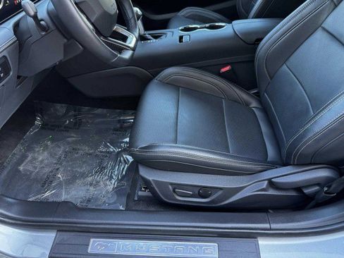 Used 2025 Ford Mustang Premium image 16
