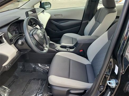 Used 2025 Toyota Corolla LE image 12