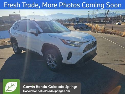 Used 2025 Toyota RAV4 XLE image 1