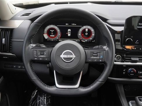 Used 2023 Nissan Pathfinder Platinum w/ Cargo Package image 17