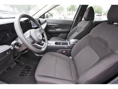 Used 2025 Nissan Kicks S FWD image 15