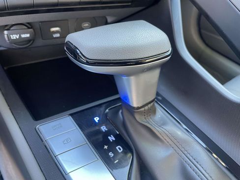 Certified 2025 Hyundai Elantra SE image 23