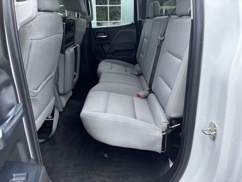Used 2018 Chevrolet Silverado 1500 Custom w/ Custom Value Package RWD image 11