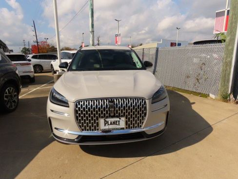 Certified 2024 Lincoln Corsair FWD image 4