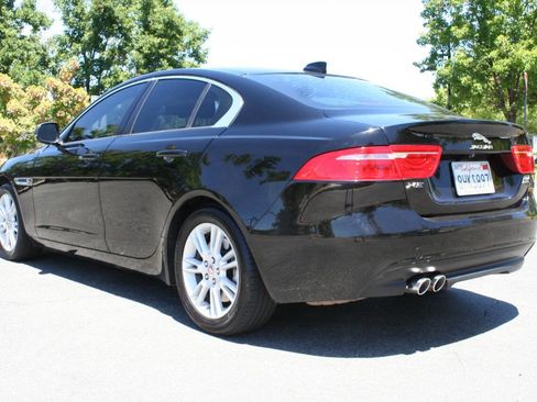 Used 2017 Jaguar XE Premium AWD/4WD image 7