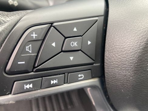 Used 2018 Nissan Rogue SV w/ Premium Package image 38