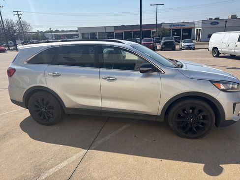 Used 2020 Kia Sorento S image 5
