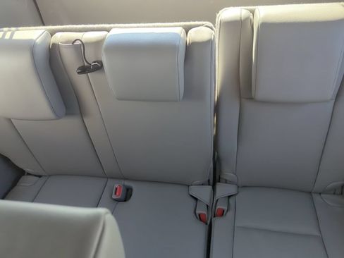 Used 2019 Toyota Highlander XLE AWD/4WD image 8