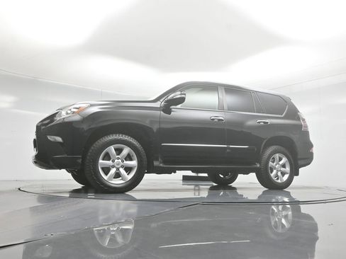 Used 2017 Lexus GX 460 w/ Navigation Package image 7