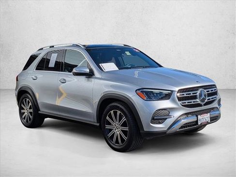 Used 2025 Mercedes-Benz GLE 350 4MATIC image 3