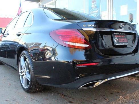 Used 2017 Mercedes-Benz E 300 4MATIC image 5