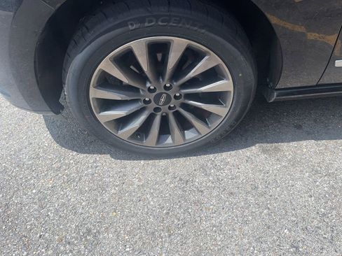 Used 2019 Lincoln Navigator Select w/ Technology Package RWD image 9