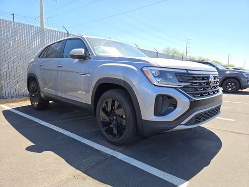 New 2026 Volkswagen Atlas Cross Sport SE FWD image 1