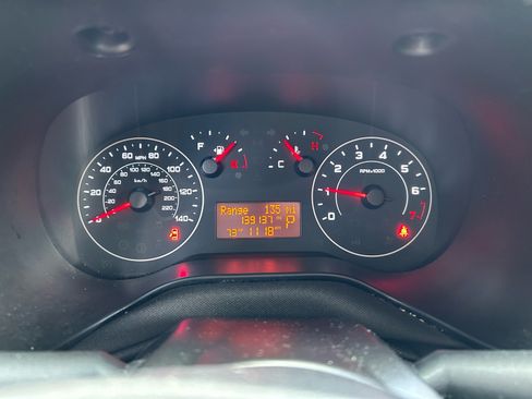 Used 2022 RAM ProMaster City Tradesman FWD image 9