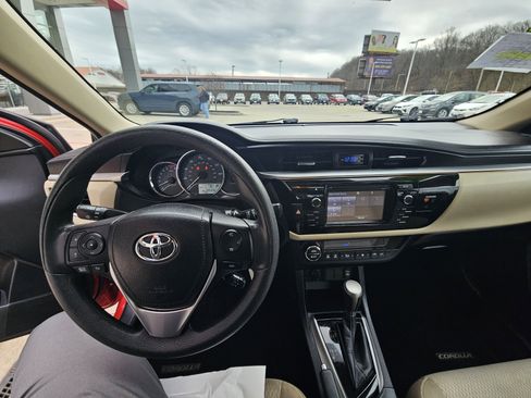 Used 2015 Toyota Corolla LE image 17