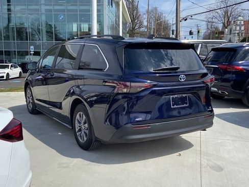 Used 2024 Toyota Sienna LE image 7