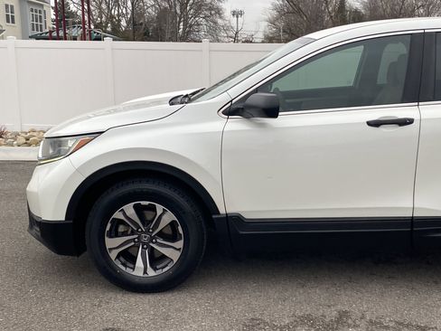 Used 2018 Honda CR-V LX image 2