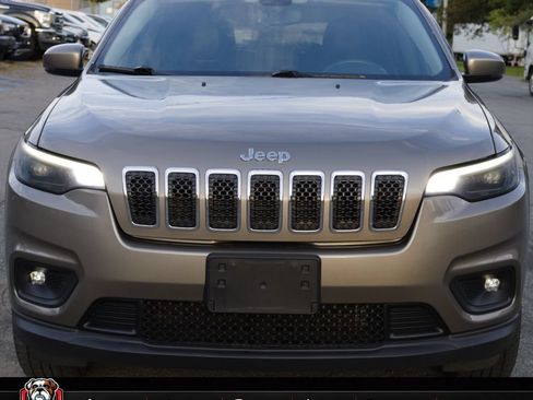 Used 2019 Jeep Cherokee Latitude Plus w/ Comfort/Convenience Group AWD/4WD image 2