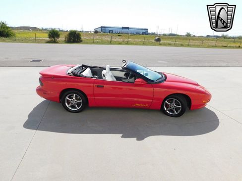 Used 1997 Pontiac Firebird Formula image 6