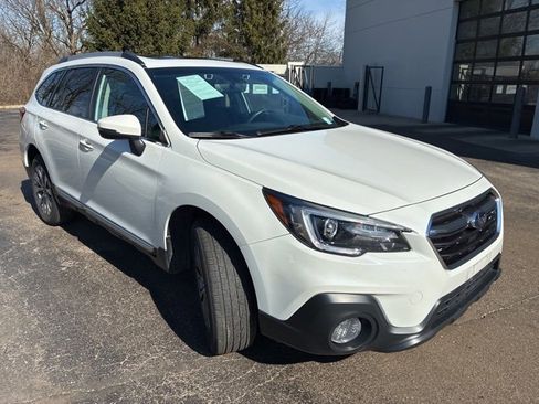 Used 2018 Subaru Outback 3.6R Touring w/ Popular Package #3 image 10