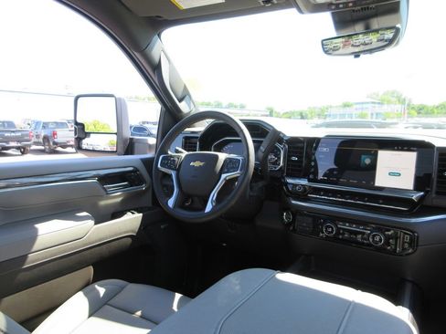 Certified 2025 Chevrolet Silverado 3500 LTZ w/ LTZ Premium Package AWD/4WD image 31