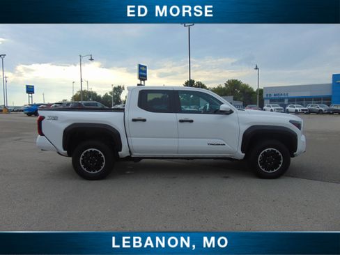 Used 2025 Toyota Tacoma Limited image 5